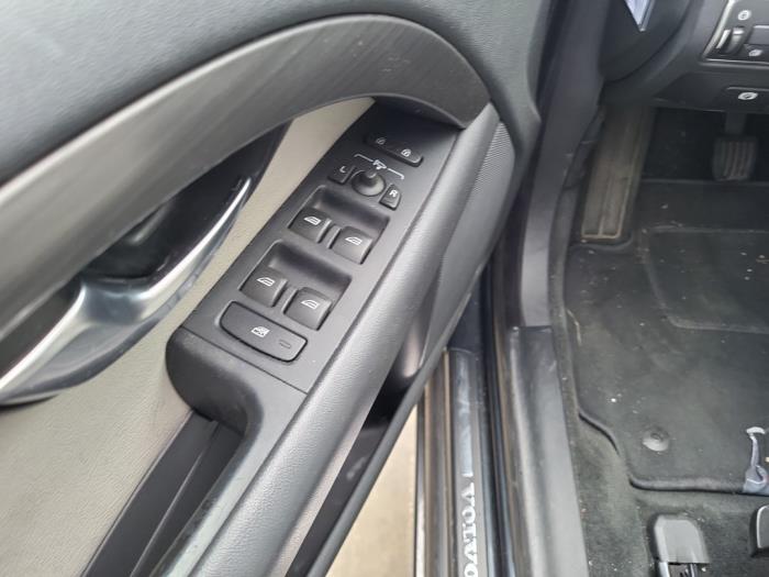 Volvo V70 2.0 D4 16V Vehículo de desguace (2015, Gris)
