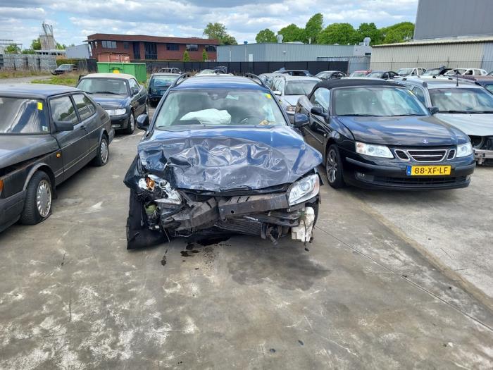 Volvo V70 2.0 D4 16V Vehículo de desguace (2015, Gris)