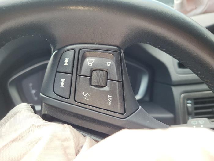 Volvo V70 2.0 D4 16V Vehículo de desguace (2015, Gris)