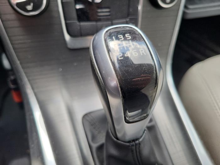 Volvo V70 2.0 D4 16V Vehículo de desguace (2015, Gris)