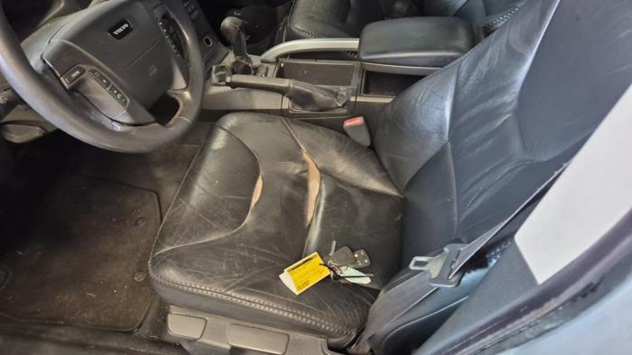 Volvo XC70 XC70 2.4 T 20V Skrotfordon (2003, GRIJS)