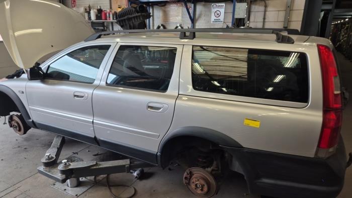 Volvo XC70 XC70 2.4 T 20V Skrotfordon (2003, GRIJS)