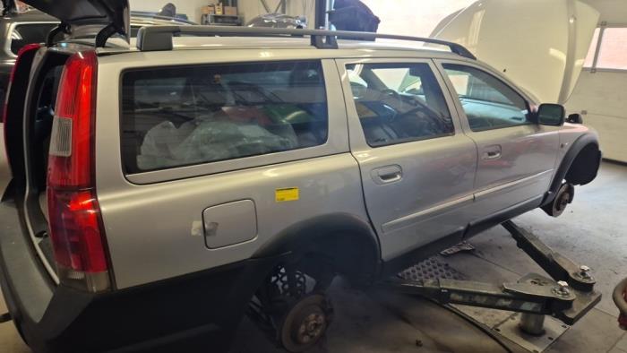 Volvo XC70 XC70 2.4 T 20V Skrotfordon (2003, GRIJS)