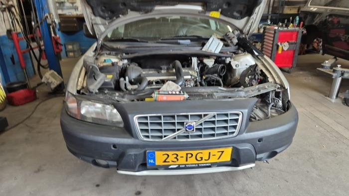 Volvo XC70 XC70 2.4 T 20V Skrotfordon (2003, GRIJS)