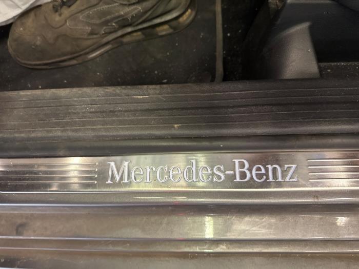 Mercedes B 1.6 B-200 BlueEFFICIENCY Turbo 16V Skrotfordon (2015, GRIJS)