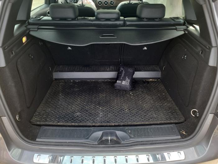 Mercedes B 1.6 B-200 BlueEFFICIENCY Turbo 16V Skrotfordon (2015, GRIJS)