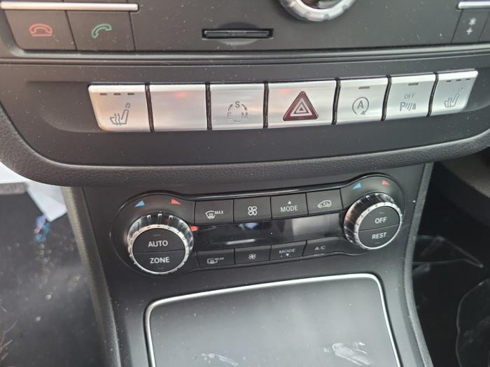 Mercedes B 1.6 B-200 BlueEFFICIENCY Turbo 16V Skrotfordon (2015, GRIJS)