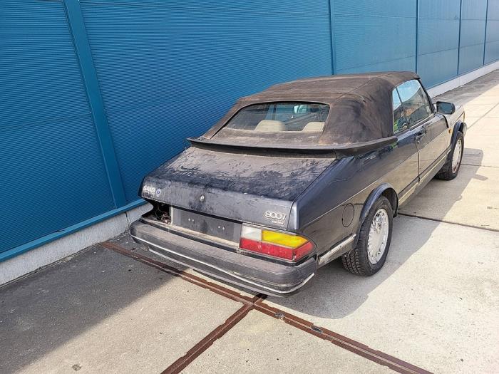 Saab 900 I 2.0 i 16V Skrotfordon (1992, ZWART)