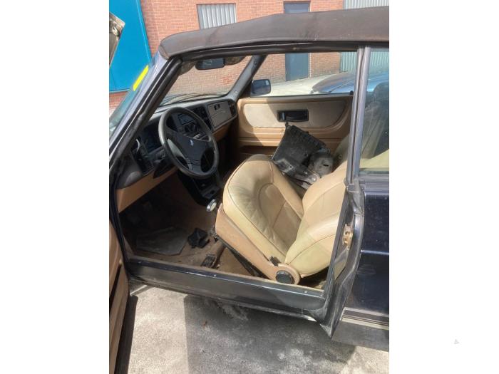 Saab 900 I 2.0 i 16V Skrotfordon (1992, ZWART)