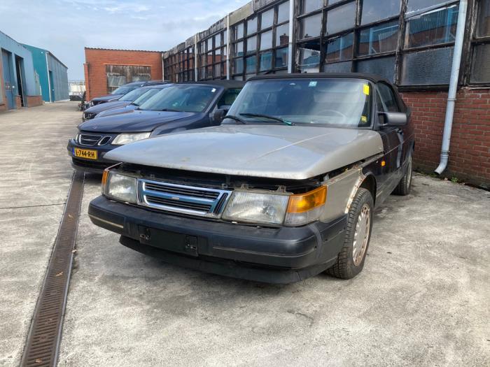 Saab 900 I 2.0 i 16V Skrotfordon (1992, ZWART)