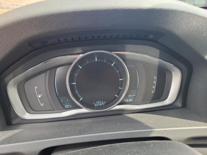 Volvo V60 I 2.4 D6 20V Plug-in Hybrid AWD Épave (2013, Gris)