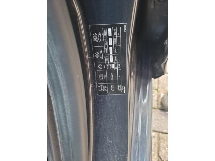 Volvo V60 I 2.4 D6 20V Plug-in Hybrid AWD Épave (2013, Gris)