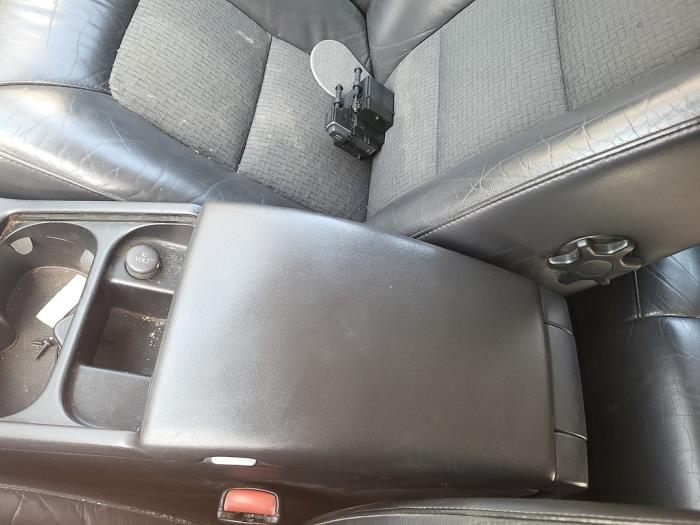 Volvo V70 2.4 D 20V Coche de ocasión (2008, Gris)