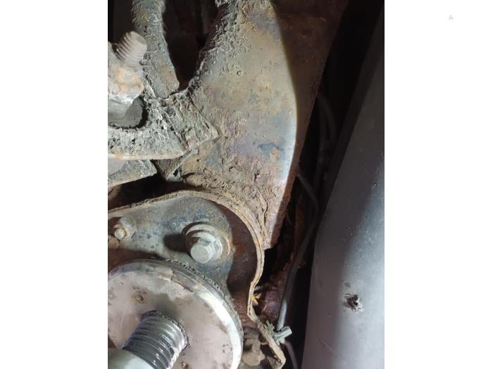 Volvo XC90 I 2.4 D5 20V Coche dañado (2003, Negro)