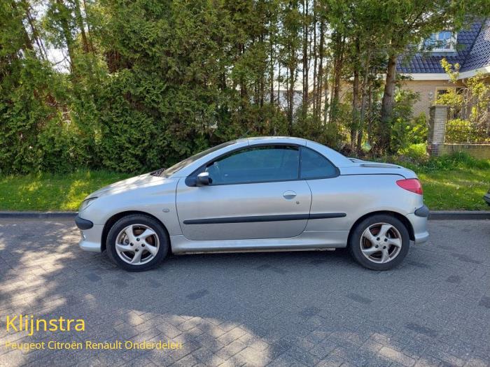 Peugeot 206 CC 2.0 16V Salvage vehicle (2002, Gray)