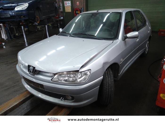 Peugeot 306 1.6i XR,XT,ST Salvage vehicle (2000, Gray)