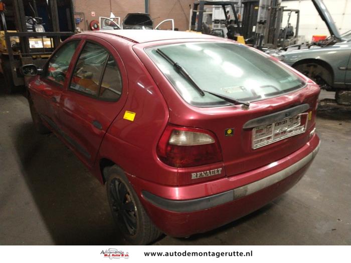 Renault Megane 1.6 16V Salvage vehicle (2001)