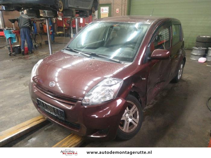 Daihatsu Sirion V Dvvt Salvage Vehicle Red