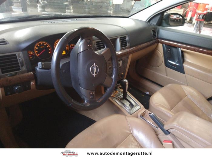 Opel Vectra C Caravan 3.2 V6 24V Vehículo de desguace (2005, Negro)