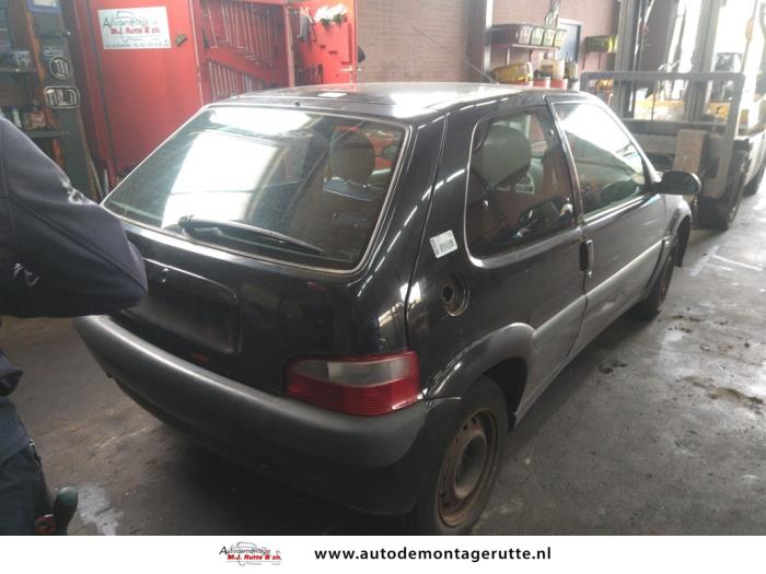 Citroen Saxo 1.4i VTR,VTS Salvage vehicle (2003, Black)