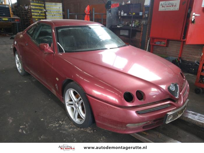 Alfa Romeo GTV 2.0 16V Twin Spark Vehículo de desguace (1996, Rojo)