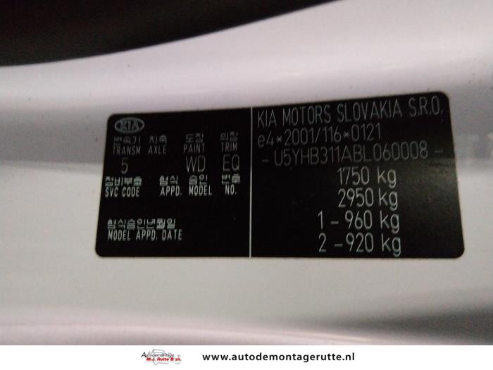 Kia Pro cee'd 1.4 CVVT 16V Salvage vehicle (2011, White)