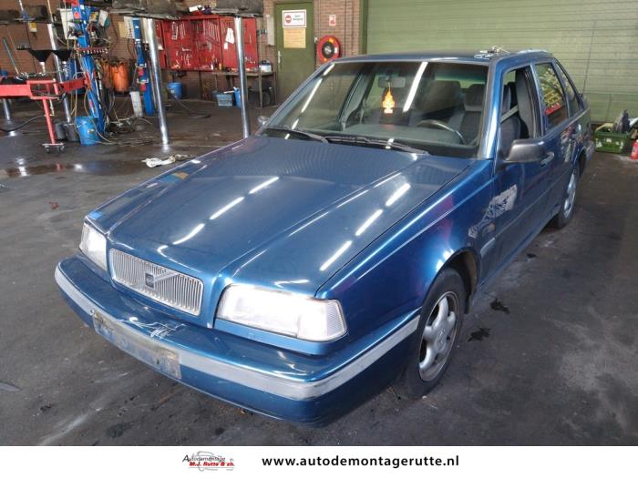 Volvo 440 1.8 i DL/GLE Salvage vehicle (1996, Blue)
