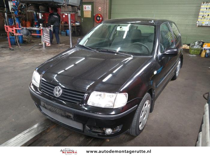 Volkswagen Polo III 1.4 16V 75 Salvage vehicle (2000, Black)