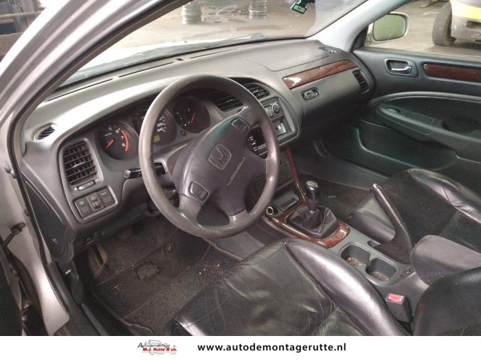 Honda Accord 2.0i 16V Schrottauto (1999, Grau)