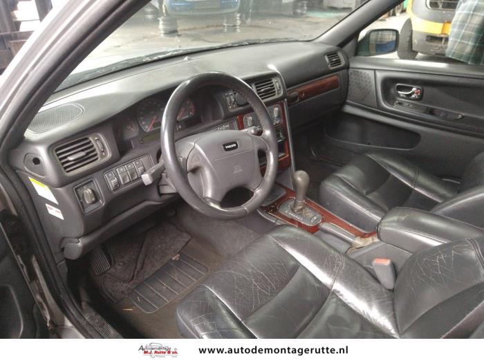 Volvo V70 2.5 T Turbo 20V Vehículo de desguace (2000, Gris)