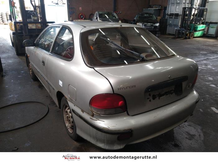 Hyundai Accent II/Excel II/Pony 1.3i 12V Salvage vehicle (1998, Gray)