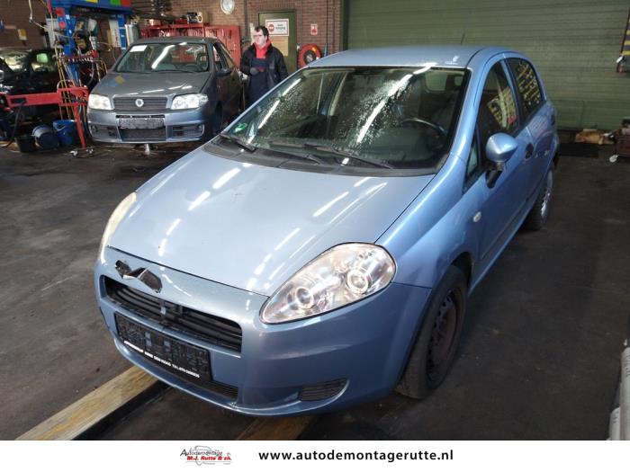 Fiat Grande Punto 1.4 16V Épave (2006, Bleu)