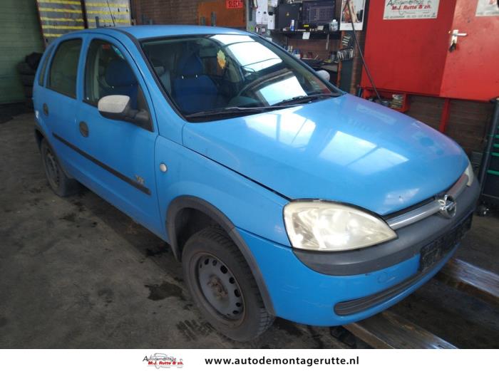 Opel Corsa C 1.2 16V Samochód złomowany (2003, Niebieski)
