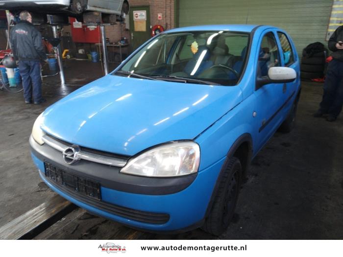 Opel Corsa C 1.2 16V Samochód złomowany (2003, Niebieski)