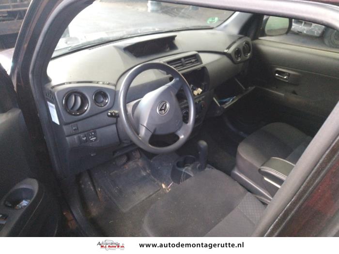 Daihatsu Materia 1.5 16V Schrottauto (2007, Rot)