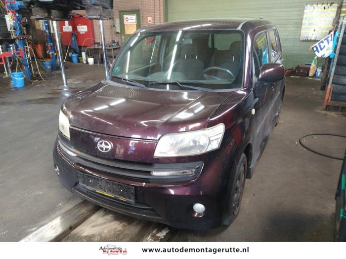 Daihatsu Materia 1.5 16V Schrottauto (2007, Rot)
