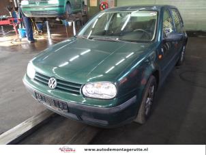 Volkswagen Golf IV 1.6  (Épave)