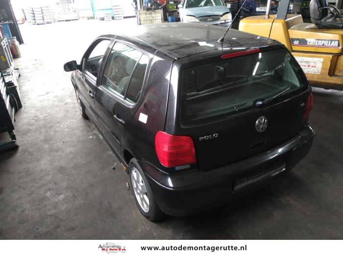 Volkswagen Polo III 1.4 16V 75 Vehículo de desguace (2000, Negro)