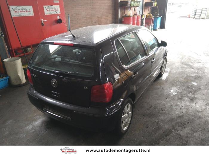 Volkswagen Polo III 1.4 16V 75 Vehículo de desguace (2000, Negro)