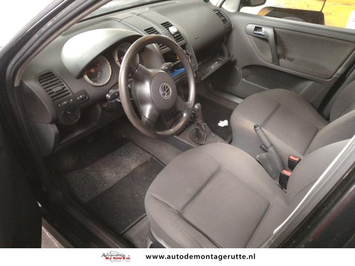 Volkswagen Polo III 1.4 16V 75 Vehículo de desguace (2000, Negro)