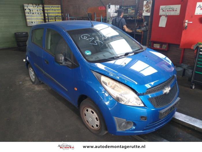 Chevrolet Spark 1.0 16V Schrottauto (2010, Blau)