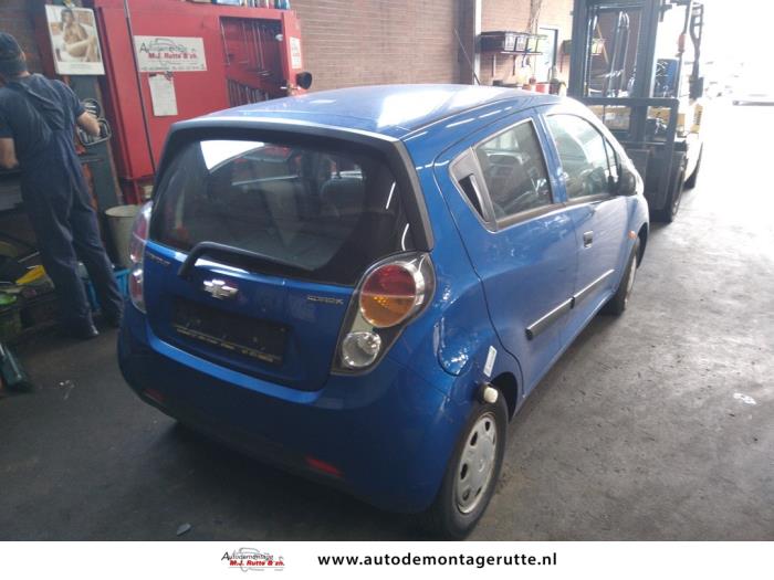 Chevrolet Spark 1.0 16V Schrottauto (2010, Blau)