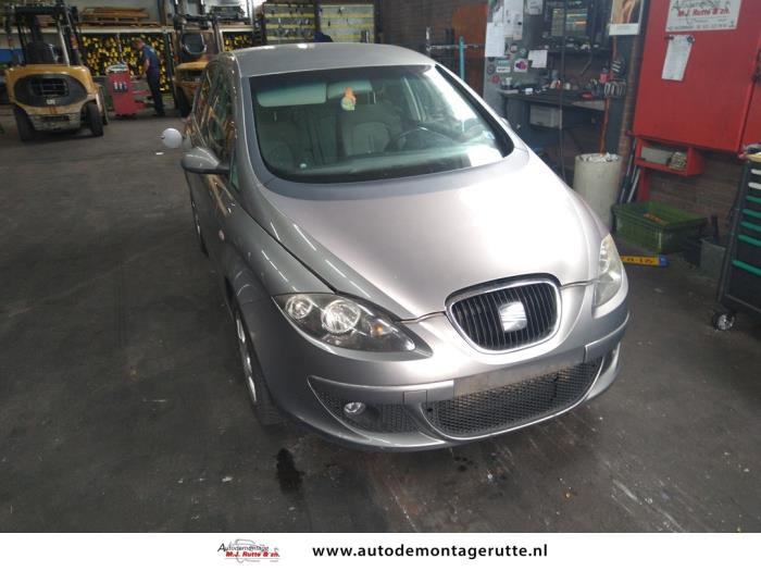 Seat Altea 1.6 Salvage vehicle (2005, Gray)
