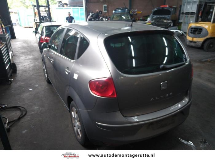 Seat Altea 1.6 Salvage vehicle (2005, Gray)