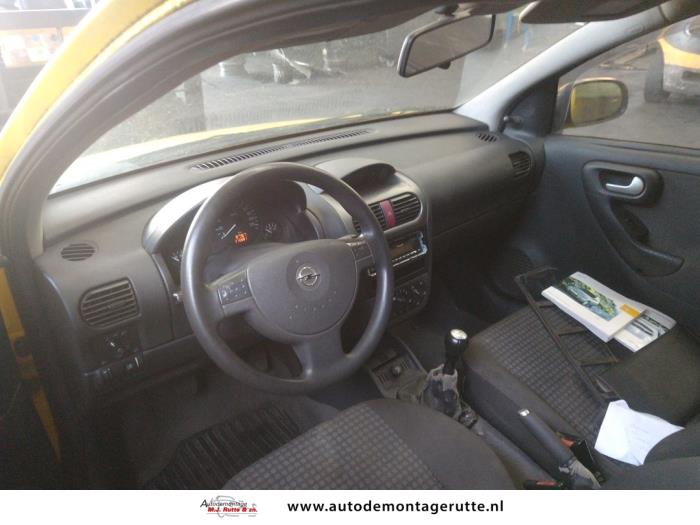 Opel Corsa C 1.2 16V Salvage vehicle (2004, Yellow)