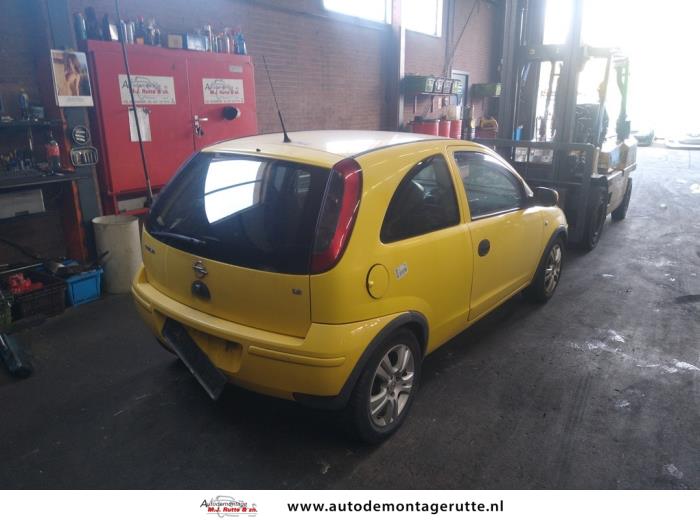 Opel Corsa C 1.2 16V Salvage vehicle (2004, Yellow)