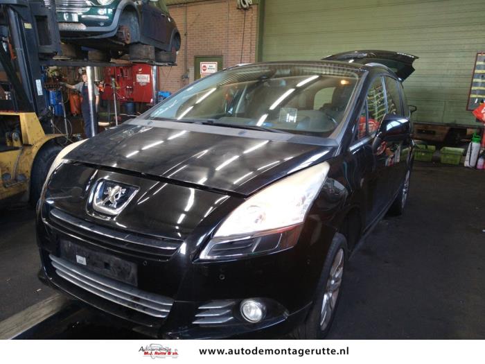 Peugeot 5008 I 1.6 THP 16V Épave (2010, Noir)
