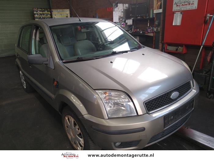 Ford Fusion 1.4 16V Vehículo de desguace (2003, Gris)