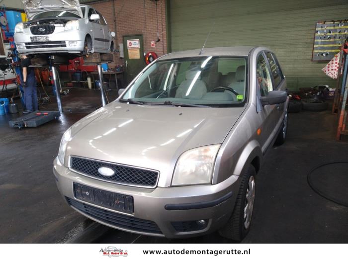 Ford Fusion 1.4 16V Vehículo de desguace (2003, Gris)
