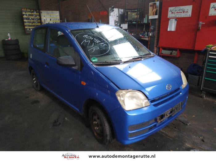 Daihatsu Cuore 1.0 12V DVVT Skrotfordon (2006, BLAUW)